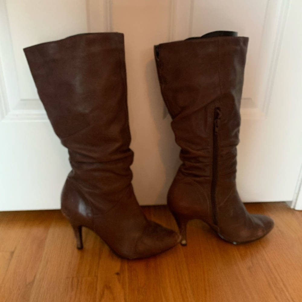Size 9 Brown Steve Madden Zippered Heeled Boots